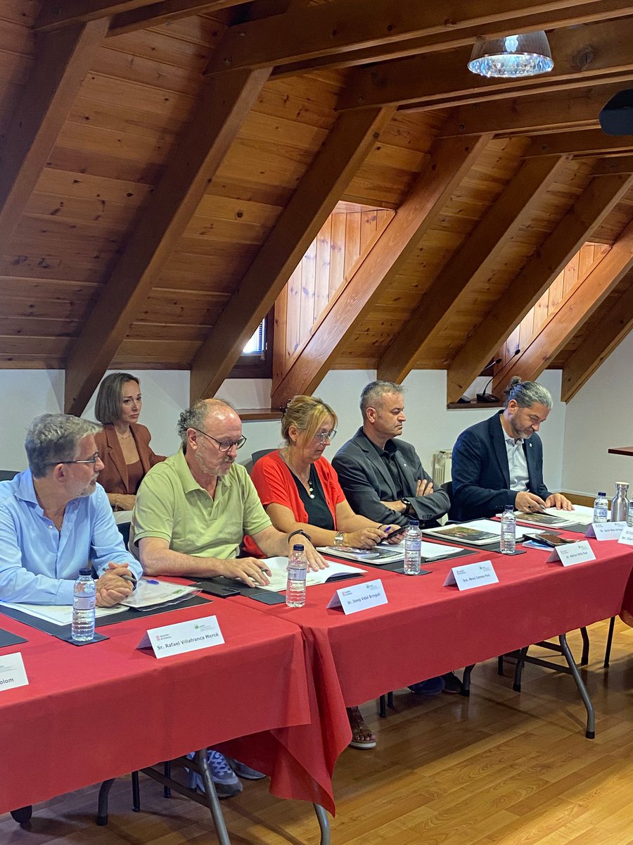 SOMPirineu's tweet photo. Bon dia! 👋 Avui ens reunim amb el Consell Rector d'IDAPA a Vielha. https://t.co/YDKCD1w7Nu