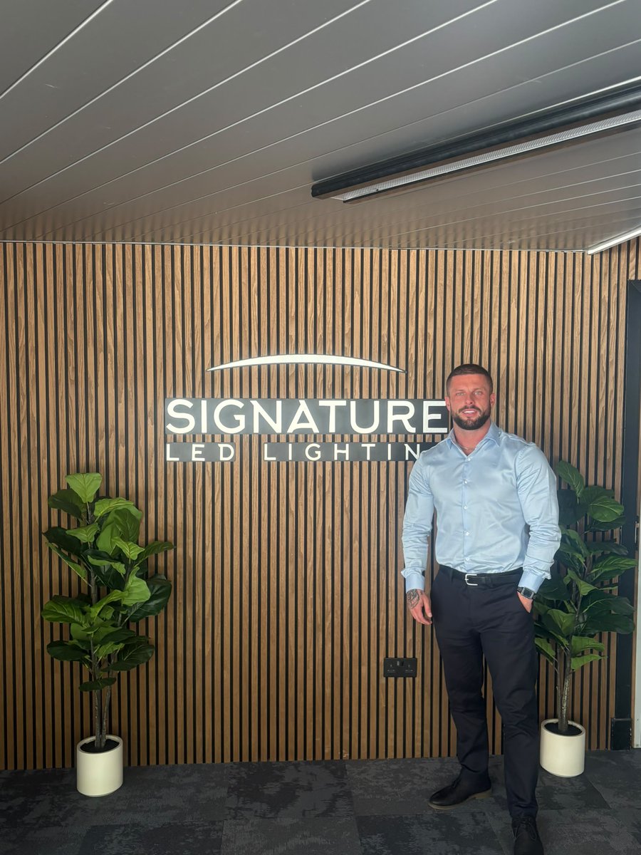 SignatureLED tweet picture