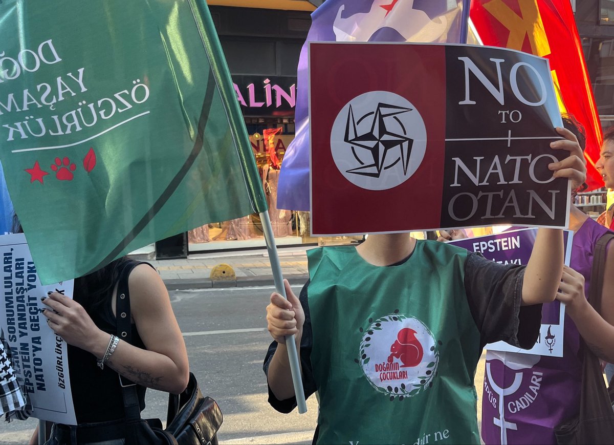 dgnnccklri's tweet photo. İstanbul| 

Savaş örgütü #Nato'ya karşı Kadıköy'deydik. 

Emperyalistlere, yaşama karşı olanlara geçit yok! https://t.co/puEFAfVpUz