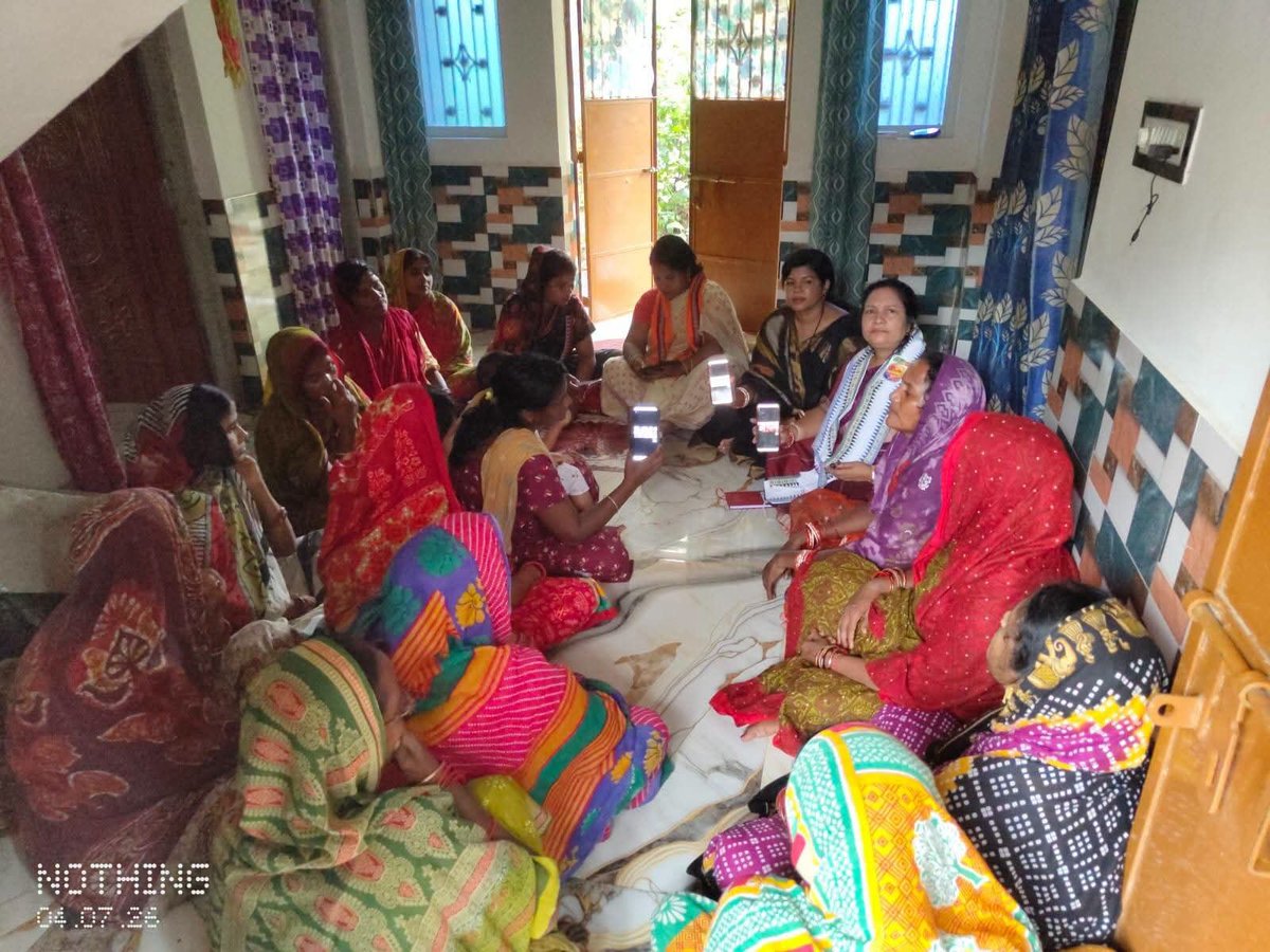 bjmmodisha's tweet photo. ରାଜ୍ୟ ମହିଳା ମୋର୍ଚ୍ଚା ସମ୍ପାଦିକା ଶ୍ରୀମତୀ ସୁଭାଷିନୀ ବଳ ଅପାଙ୍କର ନେତୃତ୍ୱରେ କେନ୍ଦ୍ରାପଡ଼ା ଜିଲ୍ଲା ରେ #dlpodisha ପ୍ରଶିକ୍ଷଣ ଶିବିର ଅନୁଷ୍ଠିତ ହୋଇଯାଇଛି। 
#dlpodisha 
#Kendraparadistrict
@AshBiswal 
@VanathiBJP 
@blsanthosh 
@SamalManmohan7 
@BJP4India 
@BJP4Odisha 
@BJPMahilaMorcha https://t.co/EhQ5R1sEAV