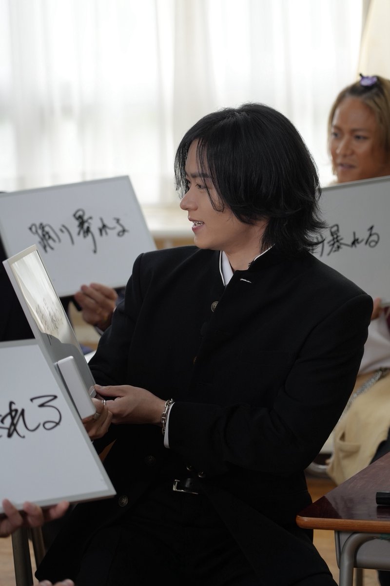CL_OFFICIAL_ACC's tweet photo. ／
#らんぺ学園
#川村壱馬 オフショット公開📸
＼

𝗧𝗛𝗘 𝗥𝗔𝗠𝗣𝗔𝗚𝗘
𝗢𝗙𝗙𝗜𝗖𝗜𝗔𝗟 𝗙𝗔𝗡 𝗖𝗟𝗨𝗕 𝗘𝗩𝗘𝗡𝗧 𝟮𝟬𝟮𝟲
 "𝗧𝗛𝗘 𝗥𝗔𝗩𝗘𝗥𝗦 𝗗𝗔𝗬"
～らんぺ学園開校！6時間生配信～
アーカイブ配信中📺✨

16人が個性あふれる制服を着て
さまざまな授業に挑戦する
「らんぺ学園」での青春の1日🏫

アーカイブ配信期間中、
ぜひ何度でもご覧ください⚡️

🗓️アーカイブ配信期間
6/19(金)19:00〜7/20(月・祝)23:59

壱馬と慎でお送りした放送室では
ゆる〜いトークをお届け🗣️

学生時代の思い出や好きな給食など、
ここでしか聞けない話を
盛りだくさんでお届けしてくれました💭

授業の合間に行った
放送室パートも要チェックです💥

PPVチケットのご購入はこちら🎫
🔗https://t.co/iXF9apnh7i

🗓️販売期間：7/20(月・祝)23:59まで

#THERAMPAGE
#THERAVERSDAY

@therampagefext
@sncrmpg_kk