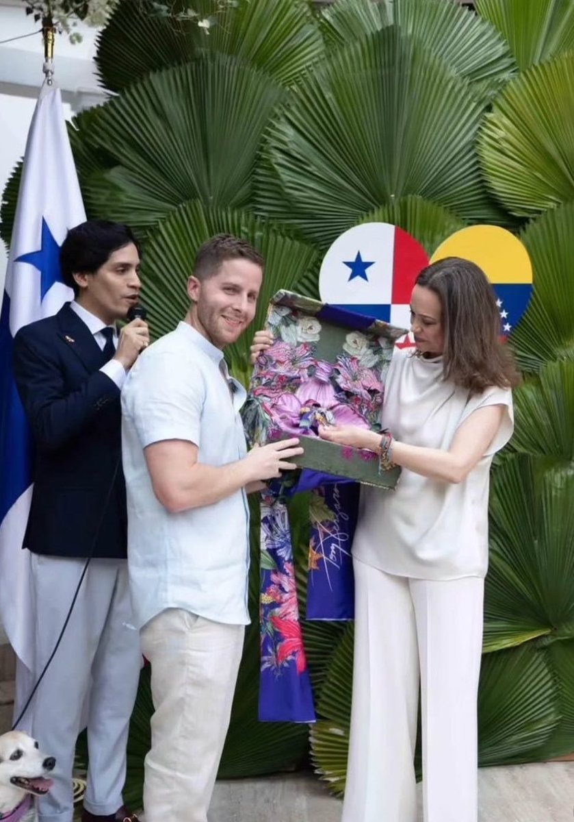 MacaSuarezVE's tweet photo. Ayuda que no iba a quedarse en la zona de desastre, ya que quienes reciben tal ayuda muy probablemente podrían movilizarse a otras ubicaciones/estados… 

Para mi, todo lo que hoy se geste en Panamá me huele a podrido. https://t.co/GmIuWzbKhD