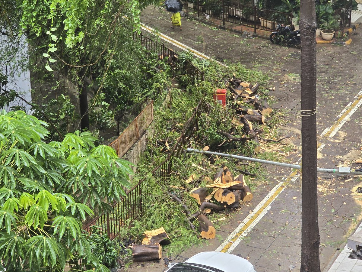3shukla's tweet photo. @mybmc @TawdeRitu @jpyadavnews @saamTVnews @KishoriPednekar @mybmcwardKW Sorry  to say but 50%  work completed  on complaint today morning with uploading  photograph and 50% still kept as it is with raod blocked, please see photo https://t.co/3VMKjZUKmb