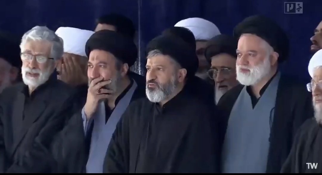 jaber_tehrani's tweet photo. دیکتاتور بودی عزیز دلم
که مردم حتی پسراتو نمیشناسن ! https://t.co/HJIuBYRI2I