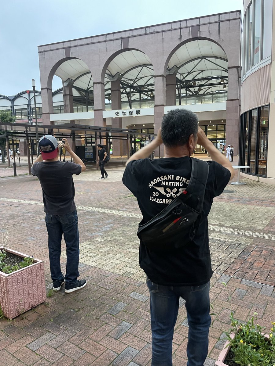 bluebell_aso's tweet photo. いつまでよく降りますね☔️

週末は佐世保の方々からお声かけ頂きまして
ランチメニューやお肉の研修会に
参加させて頂きました🤥

今週は11日12日がランチ営業となりますが
早く梅雨明けしてもらいたいものです😅

#コレガレ
#炙り屋
#ガーデンINNブルーベル https://t.co/3TfVV22ZDv