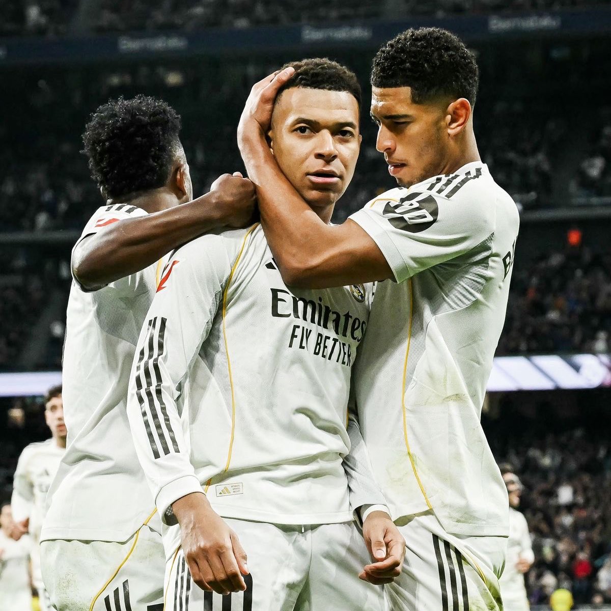 RMadrid_actu's tweet photo. 🚨 𝐁𝐑𝐄𝐀𝐊𝐈𝐍𝐆: Le Real Madrid n'est qu'à 3 BUTS de battre le RECORD ABSOLU du nombre de buts marqués par un seul club lors d'une Coupe du Monde. ✅🤯

👀 16 buts ont été marqués, le record est de 18.

@2010MisterChip https://t.co/31OVr8G9wp