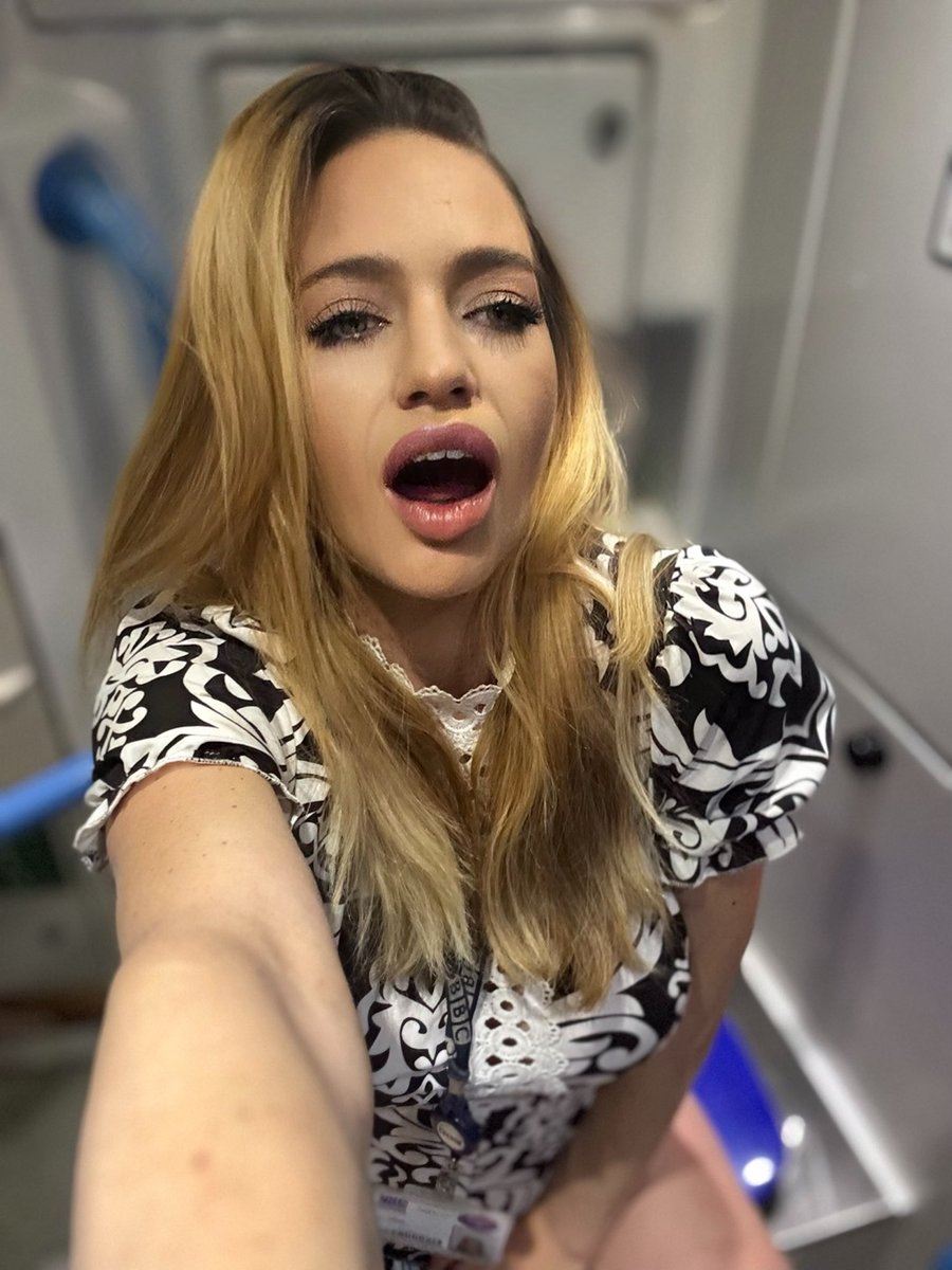 TheEvaBossLadyX's tweet photo. Travelling everyday on the trains.. so I take myself to the toilet and entertain myself 💦💦💦😅🥳 https://t.co/7oMtKaD3AN