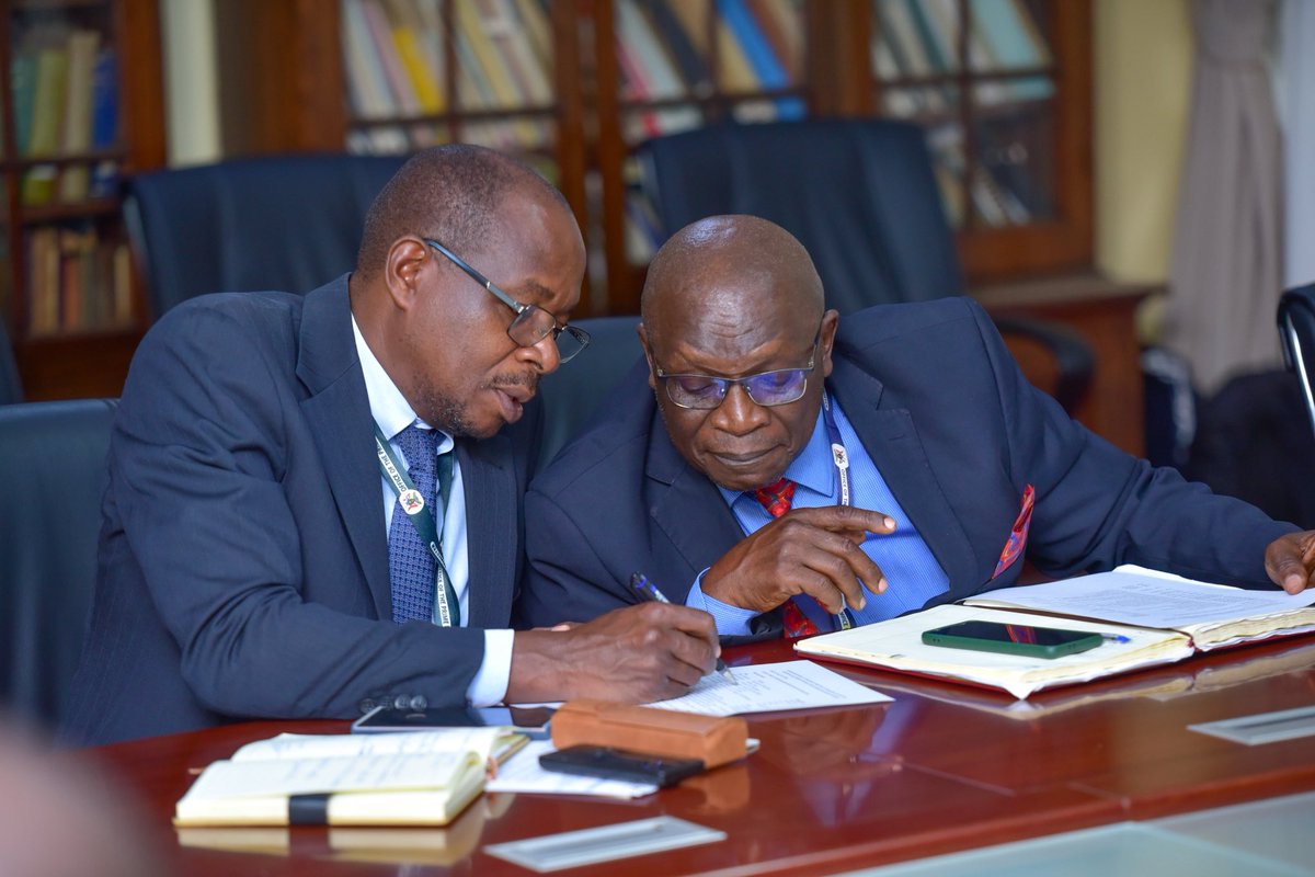 OPMUganda's tweet photo. 𝐏𝐃𝐌 𝐑𝐚𝐩𝐢𝐝 𝐀𝐬𝐬𝐞𝐬𝐬𝐦𝐞𝐧𝐭 𝐈𝐦𝐩𝐥𝐞𝐦𝐞𝐧𝐭𝐚𝐭𝐢𝐨𝐧 𝐑𝐞𝐩𝐨𝐫𝐭 

The Prime Minister’s Delivery Unit (PMDU) recently carried out a rapid assessment of the Parish Development Model (PDM) in selected districts across various sub-regions.

It evaluated implementation progress and challenges across the seven pillars of the programme: 

~Agricultural value chain development
~Infrastructure and economic services
~Financial inclusion
~Social services
~Mindset change
~Parish Development Management Information System 
~Governance and administration 

The assessment shows that, while there’s progress across all the pillars, there are also challenges.

The PMDU has now presented its report to an inter-ministerial group, outlining key achievements, challenges and recommendations for strengthening the implementation of the PDM programme. 

#OPMUganda #PDM