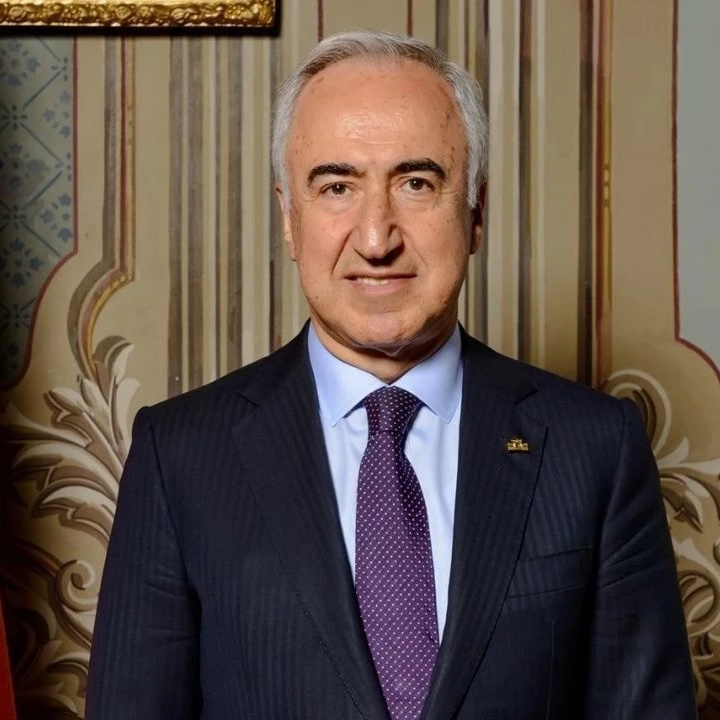 istbekliyor's tweet photo. 🚨Ekrem İmamoğlu: "Diplomamı iptal eden İstanbul Üniversitesi rektörü bana telefonda 'Çok zor durumdayım başkanım' dedi." https://t.co/iMJy4Cg7YI