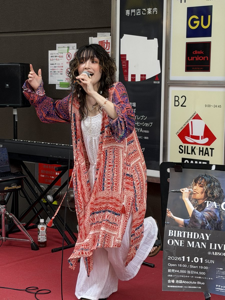 ku_ma_sannet's tweet photo. 川崎銀座街バスカーライブ
TACAMIちゃん
一見怖そうに見えるけど・・・
話するととても楽しいい可愛いアーティストさん

＃TACAMI https://t.co/jvaeKoAR1b