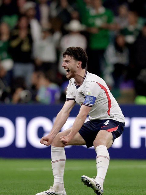 Rory_Talks_Ball's tweet photo. With my Arsenal hat on it terrifies me what we’re doing to Declan Rice’s body

But as an England fan, the shift he put in last night, charging everything down all the way to the 102nd minute 

It’s incredible spirit, makes you proud https://t.co/dQV1AW2GXb