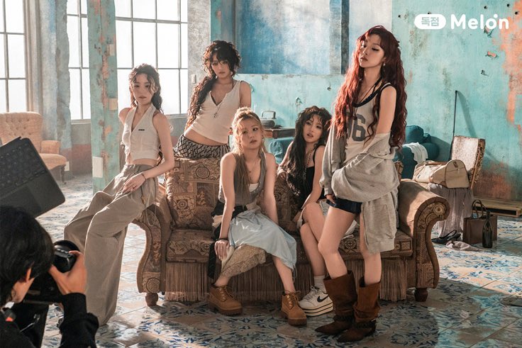 minnicha_th's tweet photo. [📸] ภาพเบื้องหลังมินนี่ระหว่างการถ่ายทำ MV และ Album Jacket We Made ‘Gimme Dat Love’ จาก Melon ค่ะ

🔗 https://t.co/nAbHnIq9qZ

#มินนี่ #MINNIE #민니
#idle #아이들 https://t.co/Iy2mlxbz9c