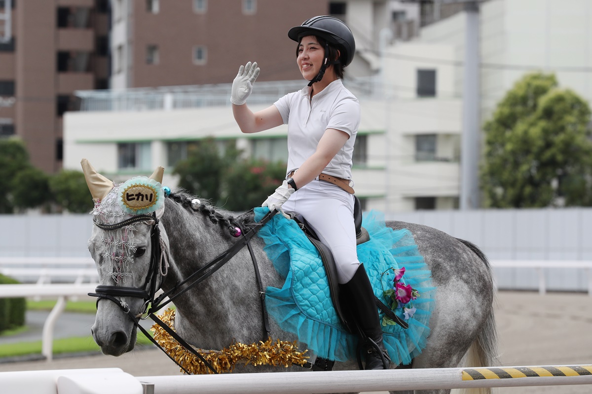 katsumaruclub's tweet photo. 川崎競馬倶楽部ブログを更新しました。

騎手たちの願いを乗せて～誘導馬の七夕バージョン～
https://t.co/84jBHnl04T

騎手たちの願い事の短冊はこちらをご覧ください。

#地方競馬 #川崎競馬 https://t.co/GVQKmA8TbN