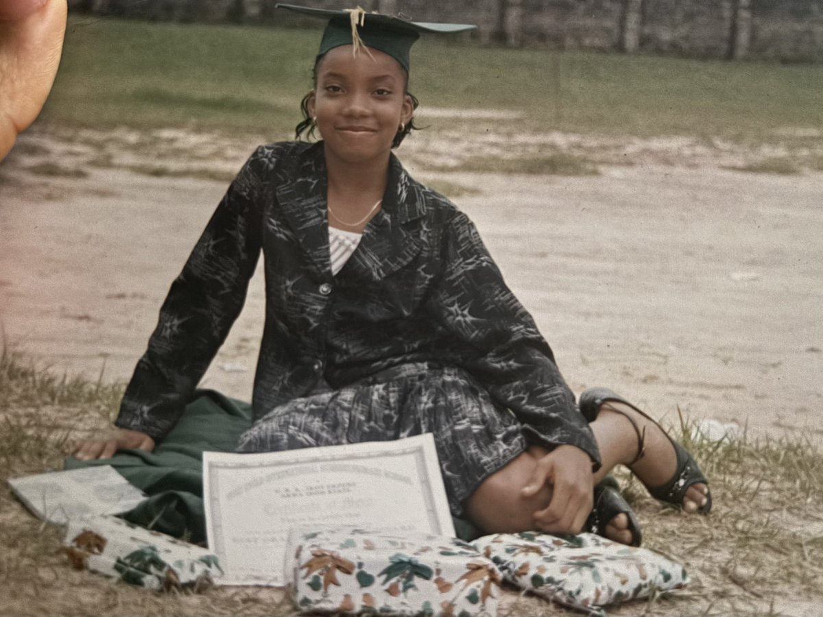 abeedorphiee's tweet photo. The best before and after you will see today.

Overall best graduating pupil class of ‘09 vs 
Overall best graduating student ‘26

17 years apart, same drive, same smile, same girl. https://t.co/1N0bO7OwnX