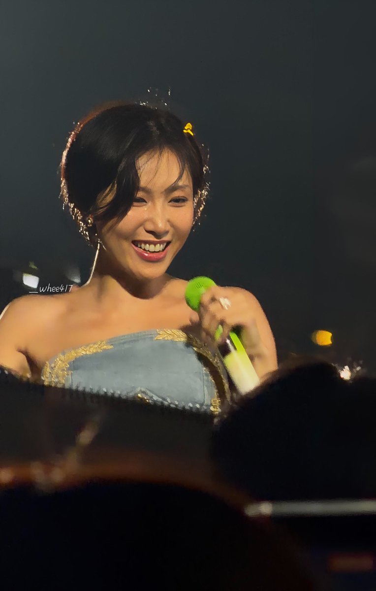 _whee417's tweet photo. 260705 MAMAMOO 2026 WORLD TOUR [4WARD] in KAOHSIUNG 

💛

#마마무 #MAMAMOO #화사 #HWASA https://t.co/6RaxpMeJeK