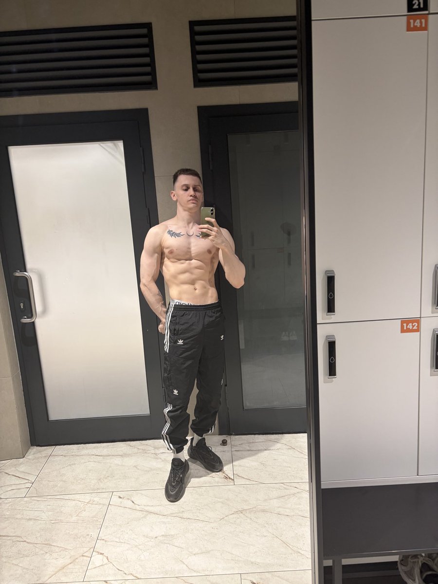 DrakeMoonXXX's tweet photo. 🐗 https://t.co/yUL6AdvARK