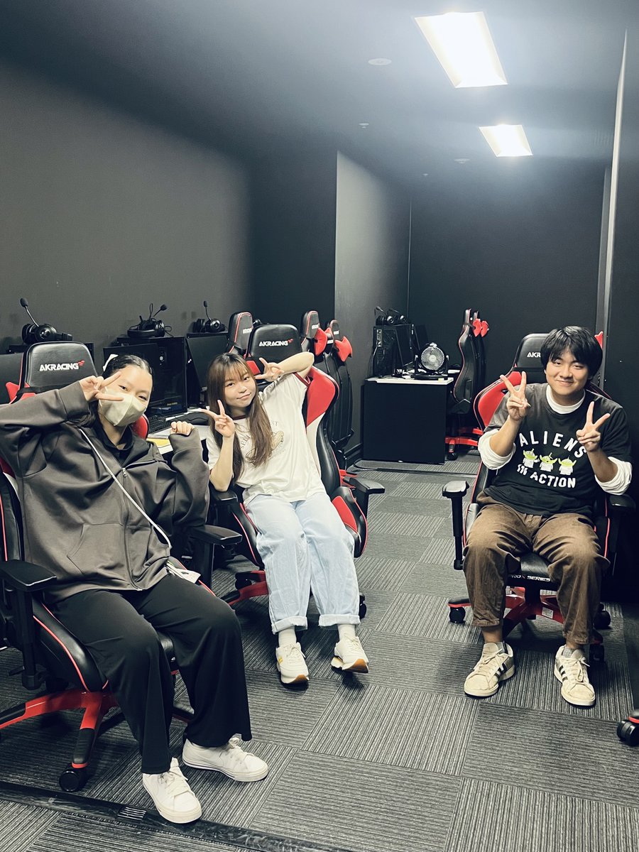 nagoya_human's tweet photo. 💃ダンスカレッジ 授業紹介🕺
今回紹介する授業は「ビジネス＆ITリテラシー」
ダンサーとして働くためのポートフォリオの作り方や、安全なスカウトの見分け方などを学んでいます！ https://t.co/W7VNqD82IE