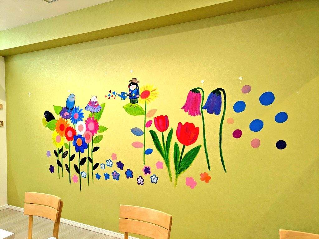 ekakibunchou's tweet photo. ことりカフェ上野本店さんの壁面アート、定休日に制作しております😊🌸是非途中もお楽しみいただけたら嬉しいです🥰
#壁面アート　#ことりカフェ上野本店　#ことりカフェ　#やまゆりの https://t.co/pnjzmqsato