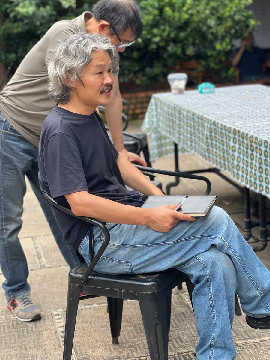 fanghong00's tweet photo. 这是一封一个五岁的小朋友写给他亲爱的贾叔叔的信。

秋雨圣约教会的贾学伟副执事被抓捕至今已经超过六个月了，家属刚拿到指定监视居住的通知书。小亚伦想念他的贾叔叔，他每天晚上跪在床上，撅着屁股为他祷告，希望能早点见到贾叔叔。

小亚伦说要给贾叔叔送雨伞（印在信上），这样在那里就不会淋雨；要给他送鱼（印在信上），可以吃的饱一点；要给他送音乐（印在信上），这样就不孤单；要给他送心（印在信上），告诉他我们想他。

主啊！愿你垂听祷告，早日释放被指定监视居住的贾叔叔！