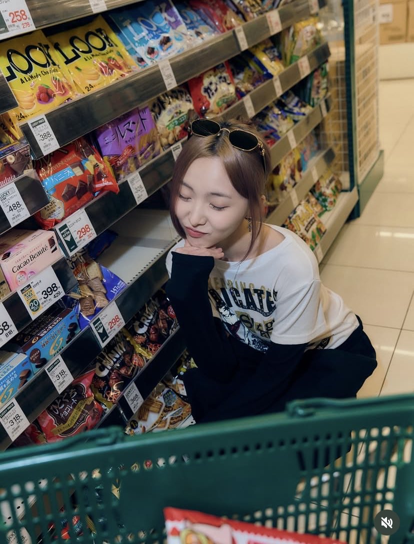 Madee1694784's tweet photo. คนสวยที่ตลกได้นิดหน่อย😜#nene https://t.co/LOnd2RvtHC