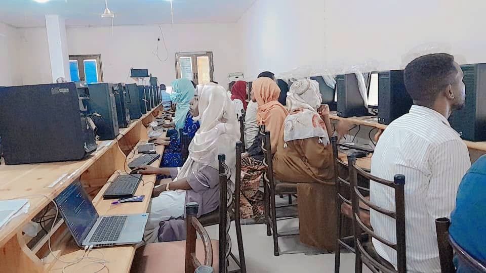 MMohamed50065's tweet photo. The Kordofan Center continues its pivotal role in supporting medical specialty examinations. 🩺
Organizing exams for nine specialties with the participation of 140 doctors underscores the continuity of medical training despite challenging circumstances.

#Kordofan #Sudan #Health https://t.co/yMz22eby9w