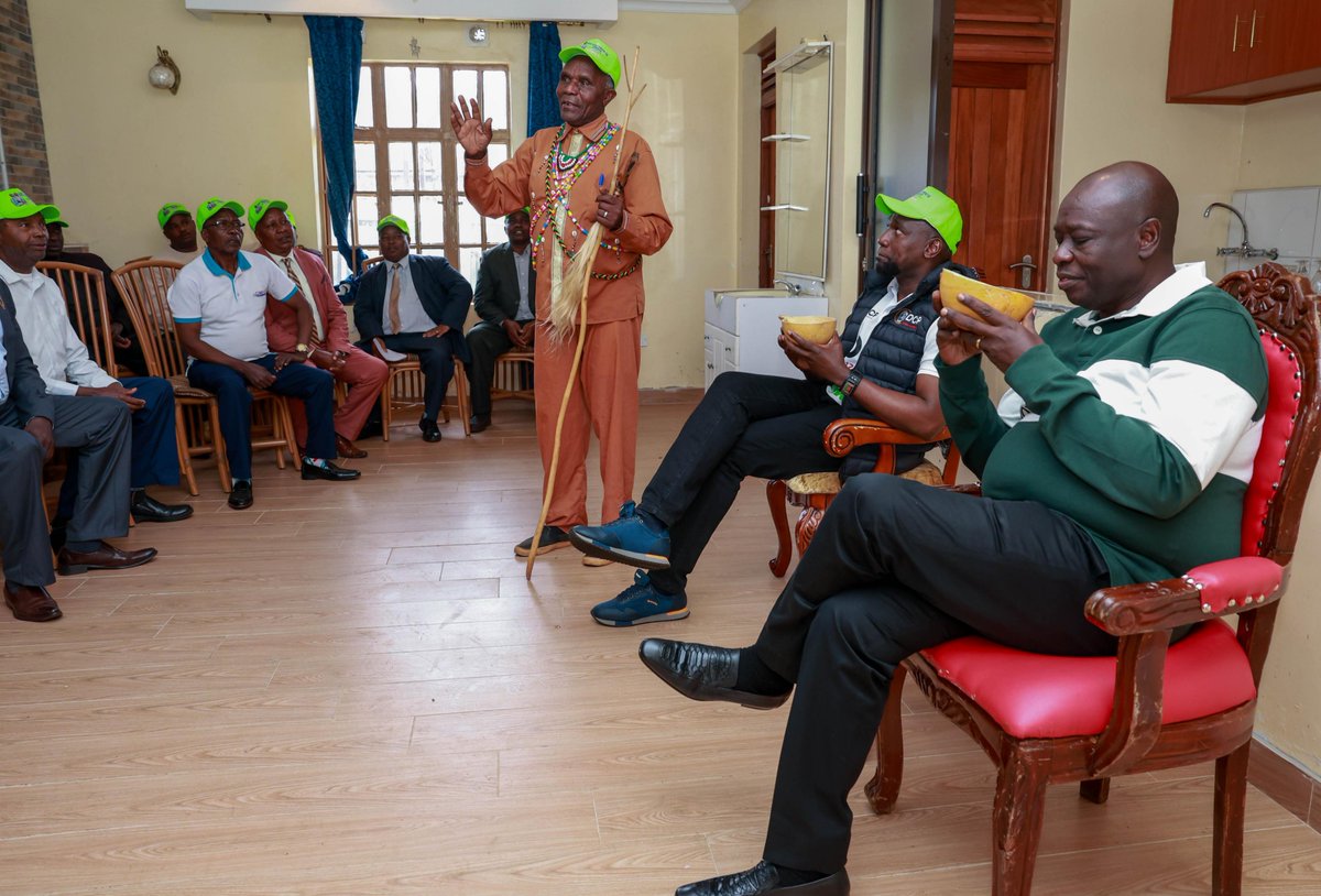 rigathi's tweet photo. Gichugu constituency in Kirinyaga county is my second home. I spent 9 years of my early life; 6 years at Kianyaga High School from form 1 to 6 and 3 years as a District Officer. 

I was humbled this morning to receive a high powered delegation of respected opinion leaders from Gichugu as part of the ongoing consultations on the liberation of our country and the formation of the 6th Administration. 

Consultations continue.

God Bless Kenya.