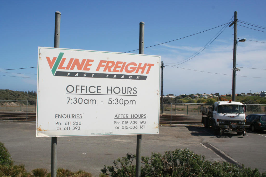 MerndaLine's tweet photo. @OperationalInc1 Welcome back V/Line Freight https://t.co/WT1BmvqcVF
