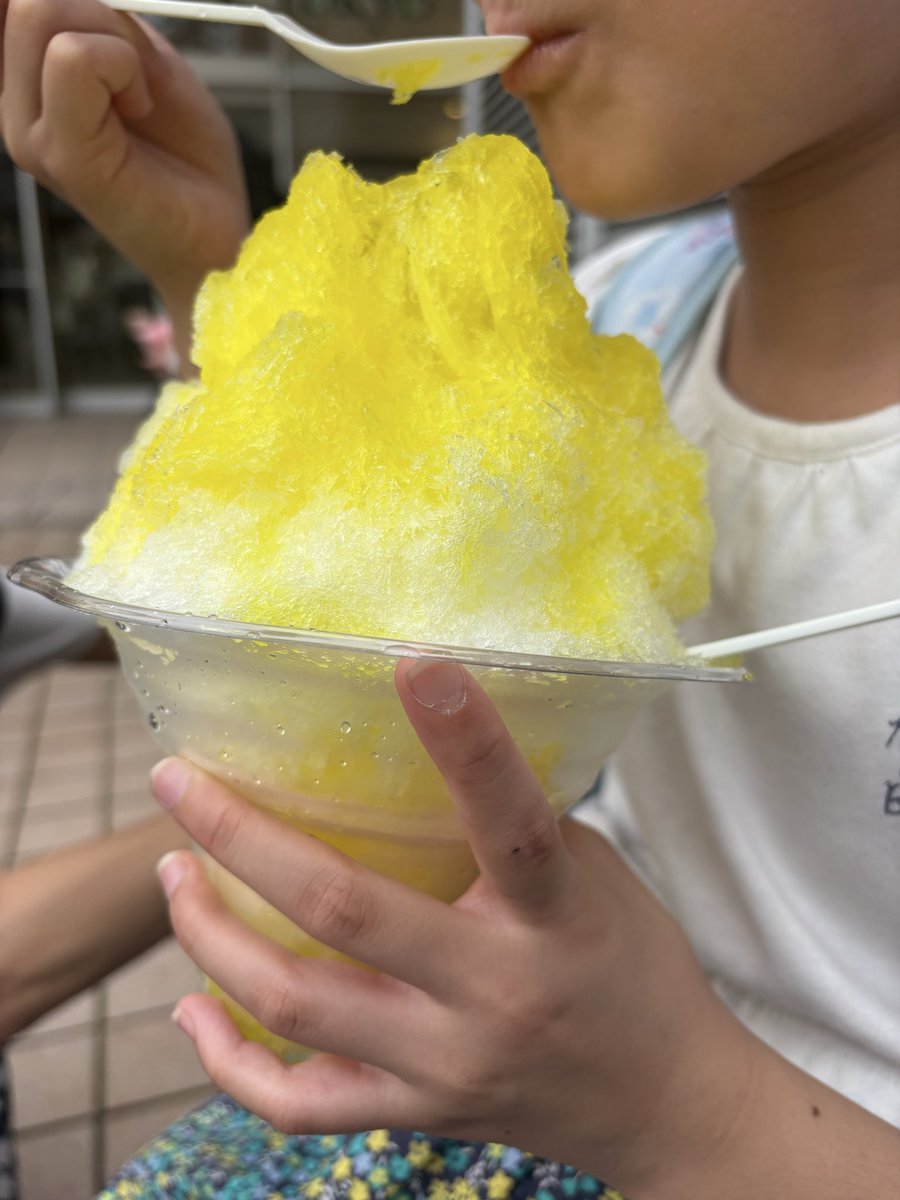 locotch_tmpz's tweet photo. たまプラーザ テラスで、夏になると登場する「銀のあん」のかき氷🍧口溶けがよく、山盛りでも1人で食べられますよー。詳しくは明日のメルマガで✉️！ https://t.co/0qv7Zvz2Cr