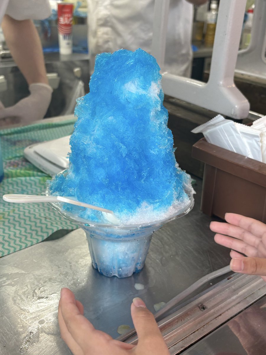 locotch_tmpz's tweet photo. たまプラーザ テラスで、夏になると登場する「銀のあん」のかき氷🍧口溶けがよく、山盛りでも1人で食べられますよー。詳しくは明日のメルマガで✉️！ https://t.co/0qv7Zvz2Cr