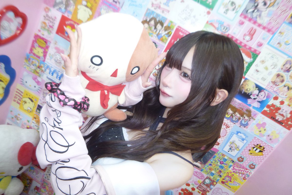 甘狼ろあ【べロティカ】♡11/10 Zepp DiverCity (@lovebite___