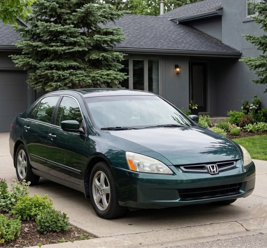 AmaanAutos's tweet photo. DISTRESS SALE‼️‼️‼️

CLEAN NIGERIAN USED HONDA ACCORD EOD | 📅 2005 MODEL
Original Custom Duty | Buy &amp; Drive

💰 ₦2,400,000 ONLY
📍 Kaduna
📞 07063557379

Please like and repost. Someone on your TL might be interested. https://t.co/nsh3S5RcJY