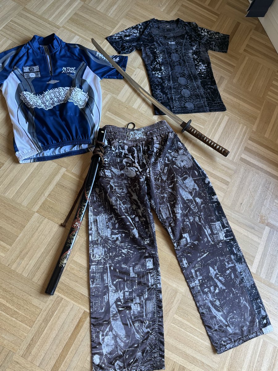 theAnteoChara's tweet photo. J'ai trouvé la tenue pour la pochette de mon single suivant🔥💪🏼  found the outfit for my next single cover !!! https://t.co/d2UFe8L2xR