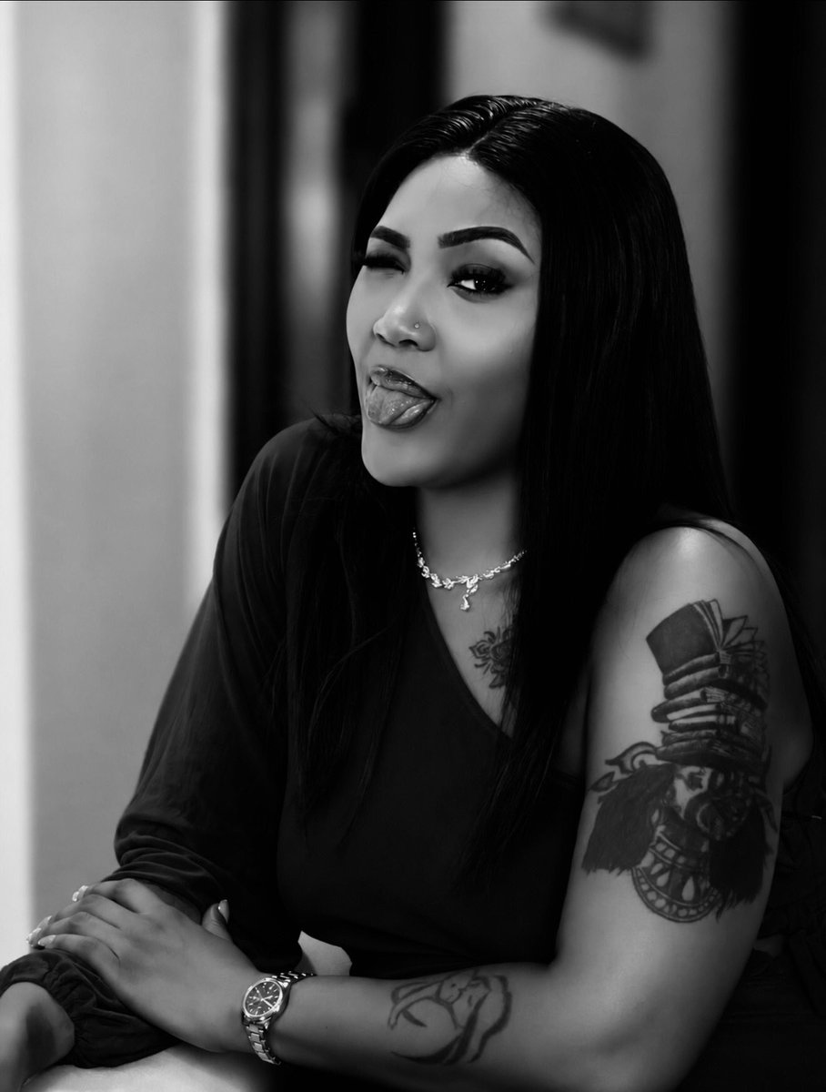 Gracie1184843's tweet photo. I heard my fave just gave desvated and co another bragging right to feed on 😩❤️,omo i Stan a queen❤️. she not only feed her fans she also feed haters. Congratulations once again desvated and co more dancing deals to come 😌🔥.
SULTANA THE STEPPER 
#SultanaXSultans
#Sultana https://t.co/ze14whiuYO
