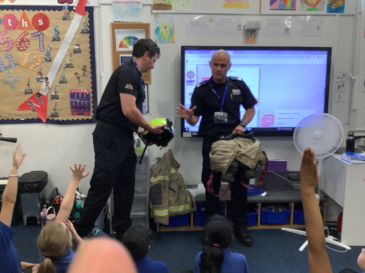 AbbeyPrimary's tweet photo. Fire fighters  from #westmidlandsfireservice come to visit #Y4 this morning to talk to us about fire safety, road safety and water safety. https://t.co/ZOihoSDQa0
