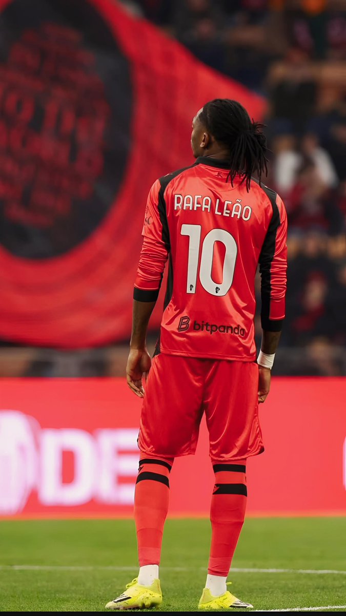 _GALAHOLDING's tweet photo. Galatasaray’in Rafael Leao’ya kesinlikle ilgisi yok medyada çıkan haberler gerçeği yansıtmamaktadır. Ancak BAY satılırsa görüşmeler başlayacak! https://t.co/26MMXN4rxc