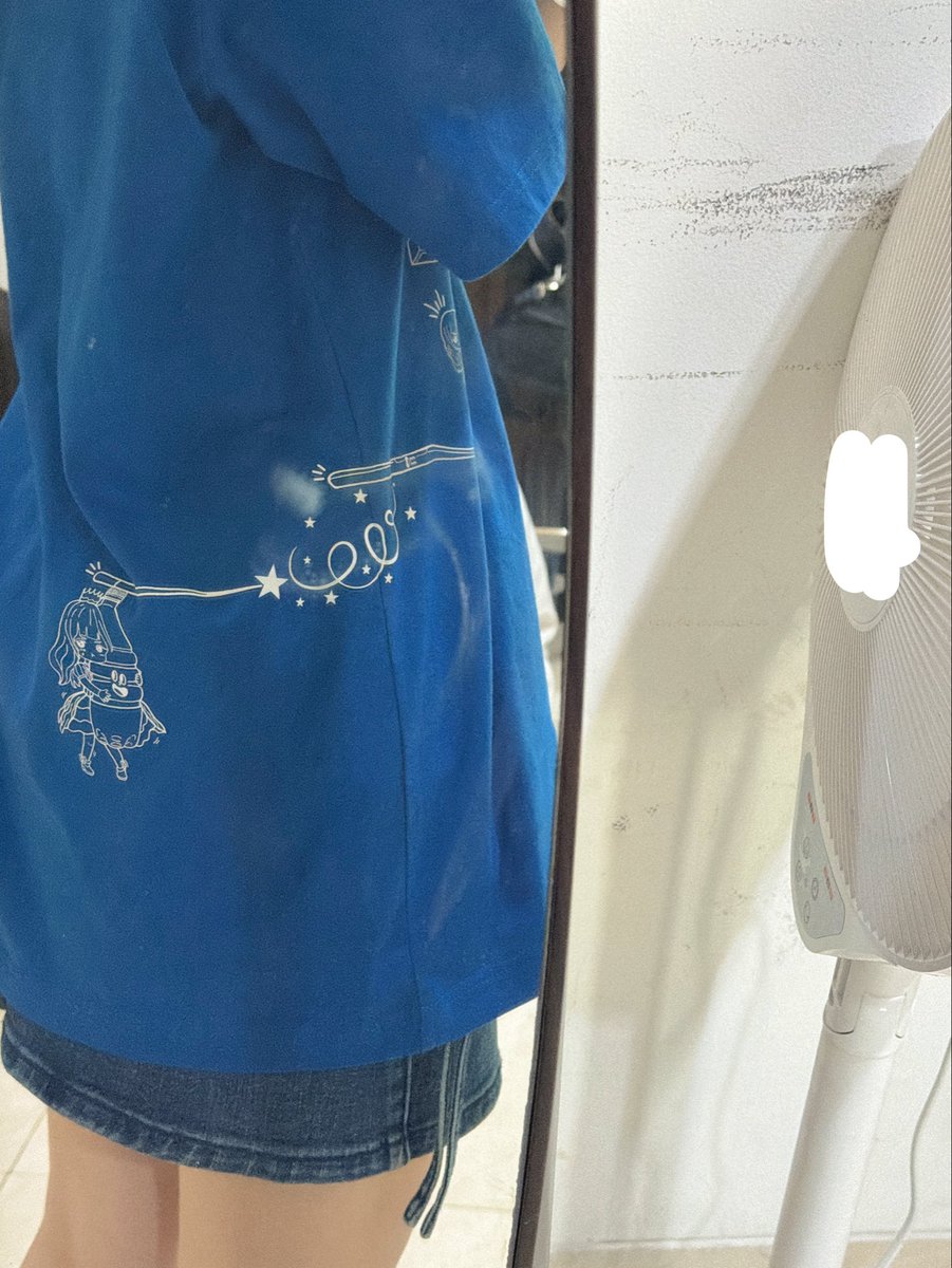 RFritzy_JKT48's tweet photo. 7 hari lagi sebelum kmu ga biru😱😱
.
#BirthdayZyShirt https://t.co/OTmnhjHDqM