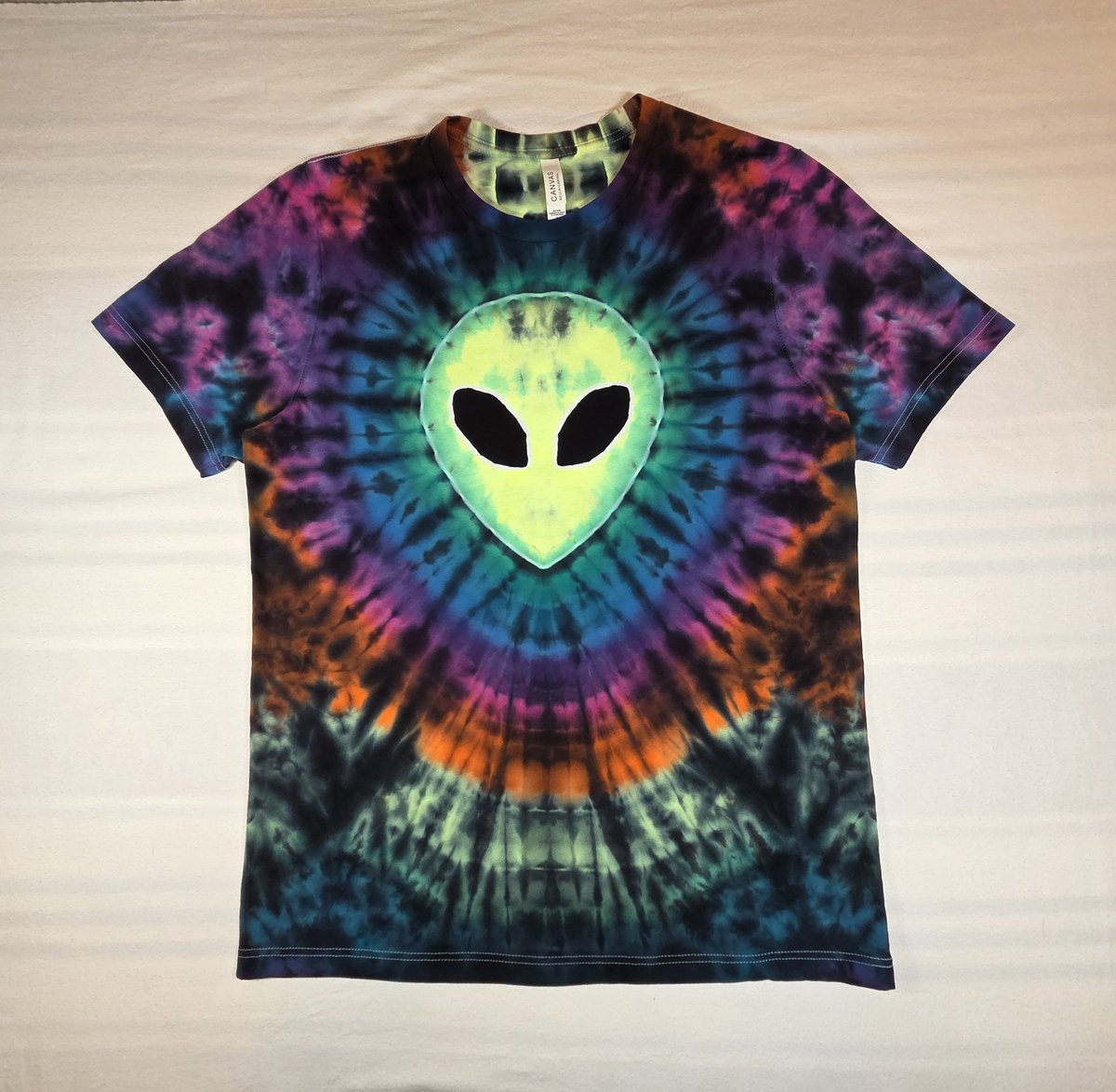 KeystoneTieDye's tweet photo. He has a mohawk 👽🌃🌈✨️ https://t.co/VVwCkVTSsW