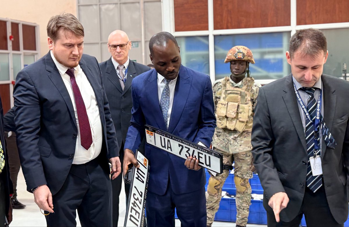 TheAnkoleTimes's tweet photo. UPDATE: The Minister of Works and Transport has directed contractor JSCGS to eliminate all production bottlenecks at the Kyambogo digital number plate facility by the end of August after ongoing shortages disrupted first-time vehicle registrations. https://t.co/7y2TggQqYE