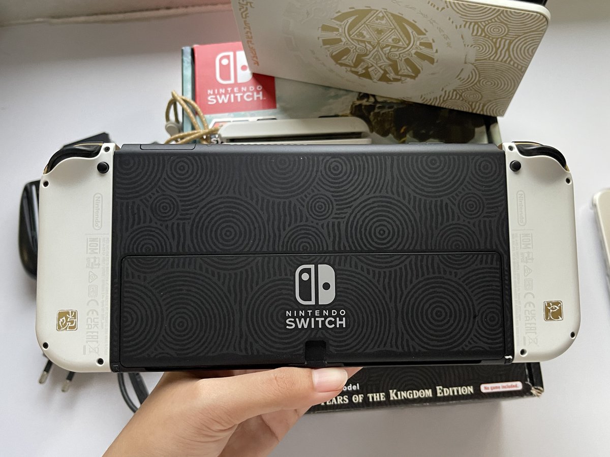 qxarkv's tweet photo. ปล่อย nintendo switch oled 512 GB 
ลาย zelda เครื่องแปลงสายมืด อุปกรณ์ครบ มีทุกอย่าง มีกระเป๋าแถมให้ บวก อุปกรณ์ third party ทั้งหมด 
🩵🩵 8290.-

กทม.นัดรับได้ค่ะ

#ตลาดนัดnintendo #ตลาดนัดnintendoswitch
#ส่งต่อnintendo #NintendoSwitchมือสอง
#ขายนินเทนโด https://t.co/CNqYjTM4m1