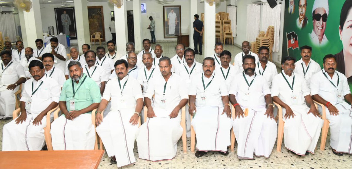 CvbDeva's tweet photo. மாண்புமிகு கழகப் பொதுச் செயலாளர் புரட்சித் தமிழர் திரு. @EPSTamilNadu அவர்கள் தலைமையில், தஞ்சாவூர் மாநகர், தஞ்சாவூர் கிழக்கு, தஞ்சாவூர் தெற்கு மற்றும் தஞ்சாவூர் மத்திய மாவட்டத்திற்கு உட்பட்ட கழக நிர்வாகிகள் ஆலோசனைக் கூட்டம் தலைமைக் கழகம் புரட்சித் தலைவர் எம்ஜிஆர் மாளிகையில். https://t.co/rhXQhW6y8u