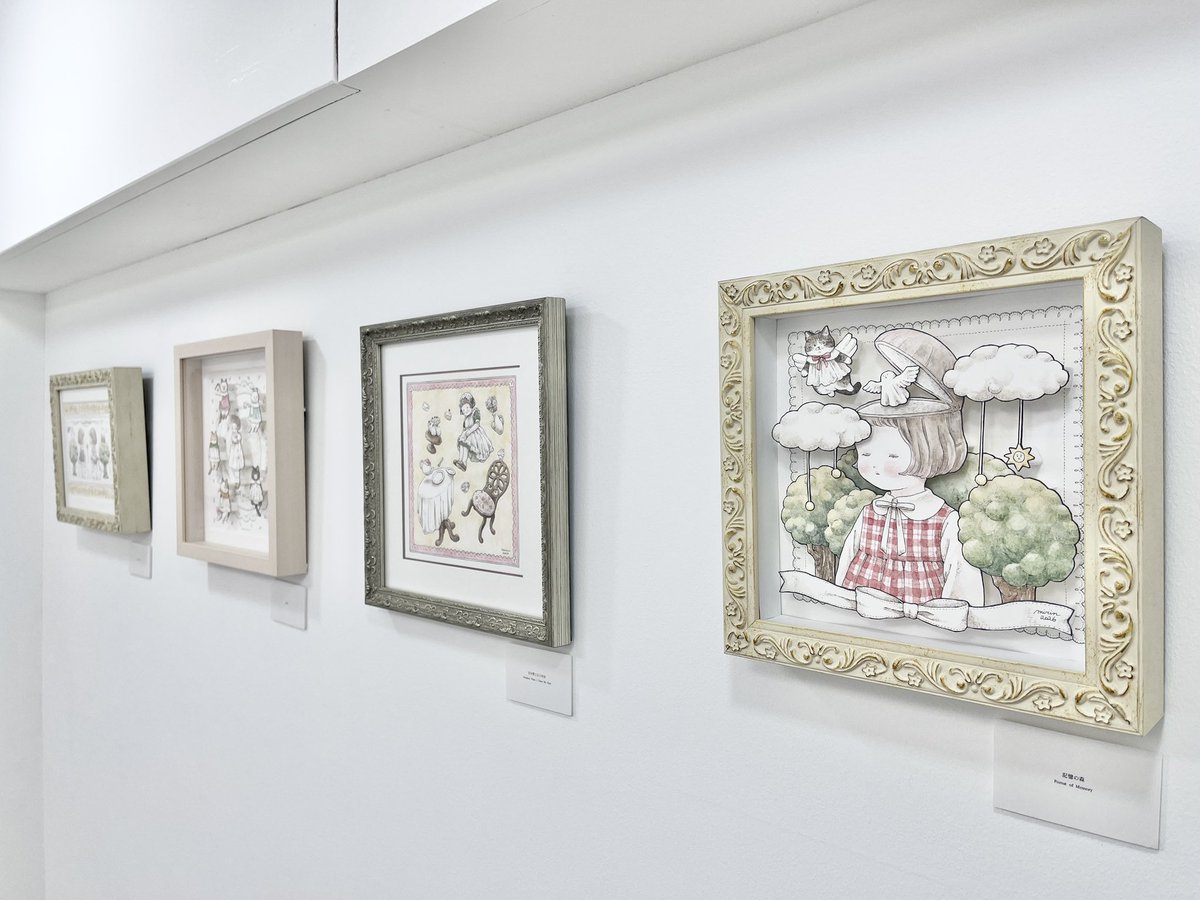 mrn467's tweet photo. mirin個展『ここは宇宙』全会期が無事終了しました。

お時間を作って足をお運びくださった方、SNS上で見守っていてくださった方、いつもみなさまに作品を観ていただいているからこそ、こうして活動��続けることができています。

ありがとうございました！🐈‍⬛🌼 https://t.co/yAq6VM3nQ3