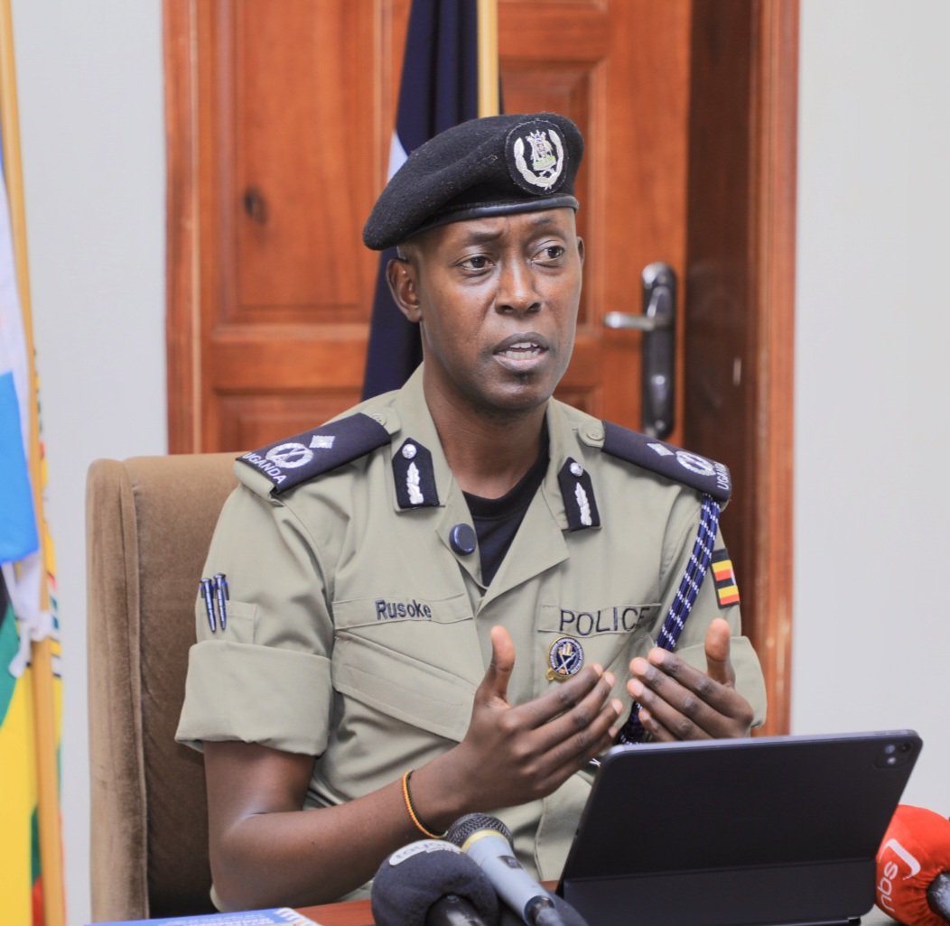 PoliceUg's tweet photo. . @mkituuma "The Kampala Metropolitan South Police have arrested Hope Tumwebaze (53) on allegations of impersonation and obtaining money by false pretences.

Tumwebaze, a businesswoman and resident of Kamukuzi, Mbarara City, is alleged to have falsely presented herself as an official attached to the Office of the President.
See more https://t.co/bLJWUS4Udw