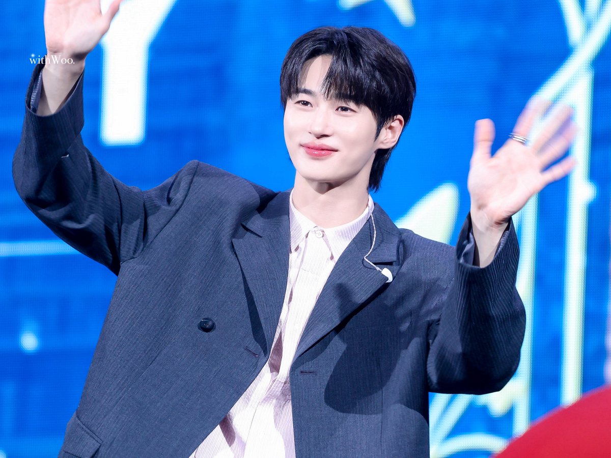 _withwooS2's tweet photo. 260704 HQ
💙💙

#변우석 #ByeonWooSeok https://t.co/Xi269ZIoga