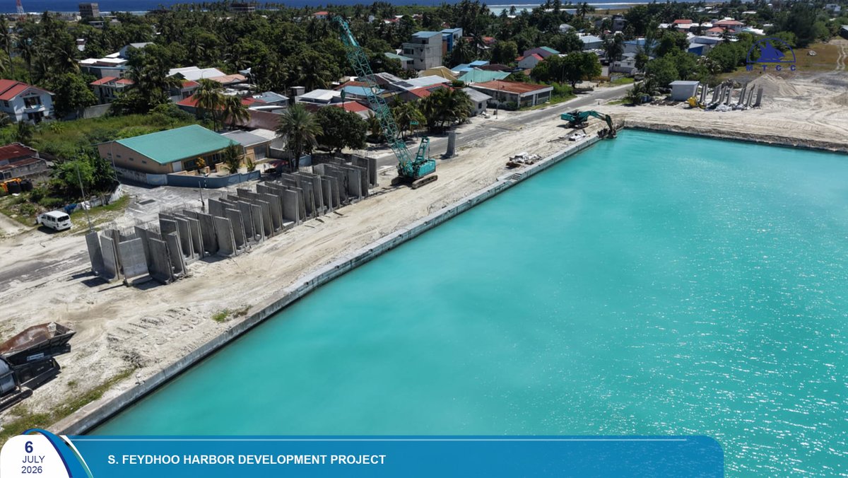 MTCCPlc's tweet photo. Project Update: Design and Build of S. Feydhoo Harbor Upgrade  

Shuttering and capping beam of quay wall, backfilling dredged sand of quay wall area are in progress.   

Follow more updates at: https://t.co/gj1h167YHq #MTCCProjects #TeamMTCC #RayyithungeKunfuni #GaumuBinaakurumugaaMTCC