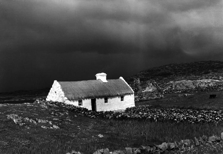 twistopherrobin's tweet photo. #Photography #Monochrome #EdwinSmith https://t.co/OMdxDflpzV