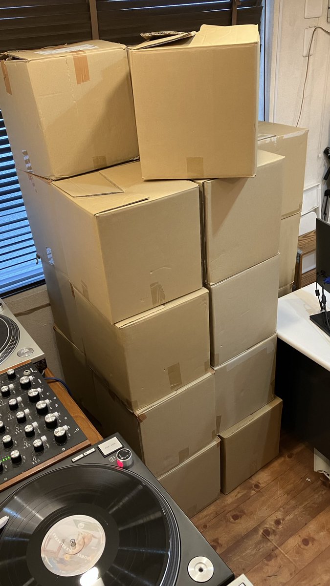 HIPHOP中心に約1700枚買取成立しました！ 本日から出品準備しています