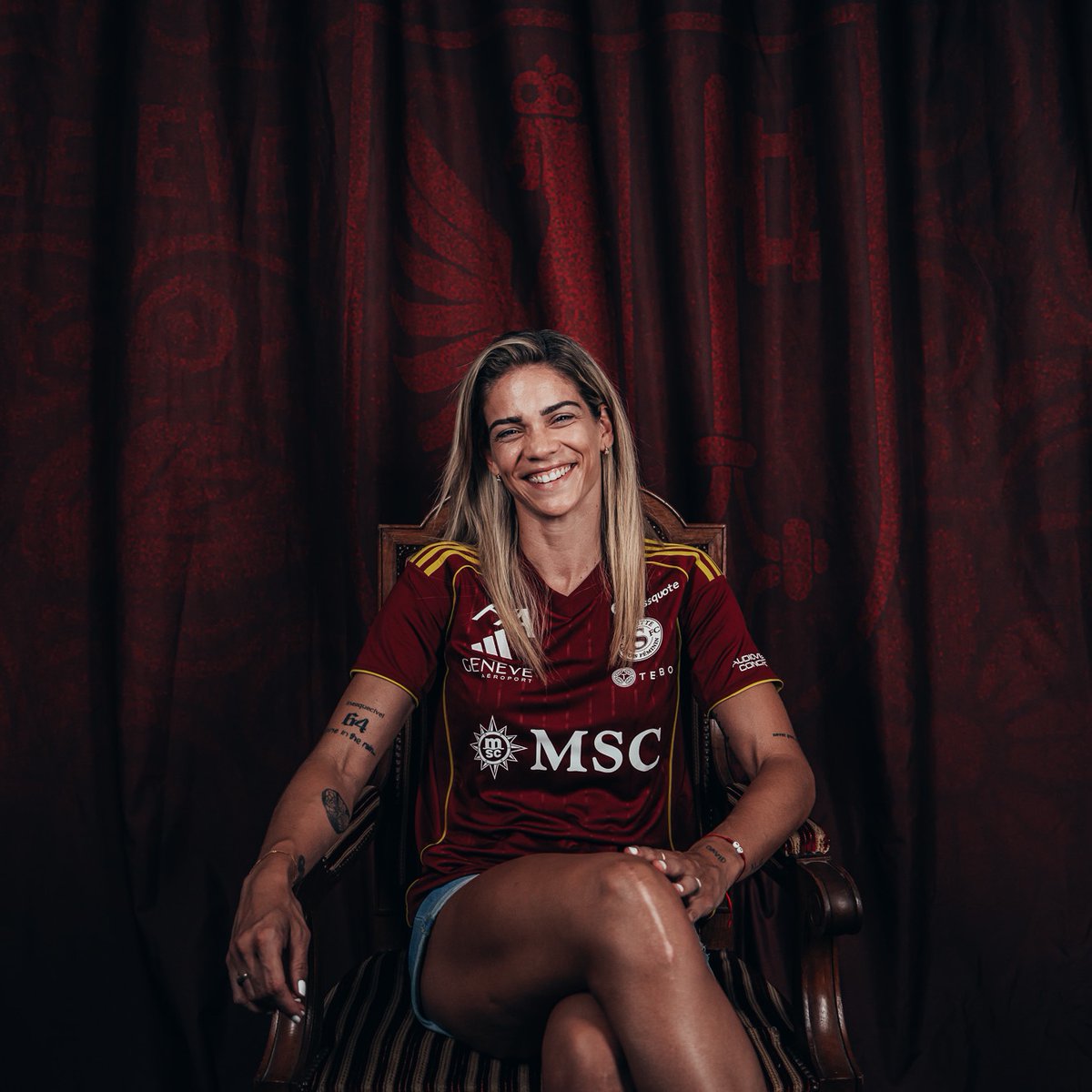 ServetteFCCF's tweet photo. 𝗦𝗲𝗿𝘃𝗲𝘁𝘁𝗶𝗲𝗻𝗻𝗲 𝗮𝘃𝗲𝗰 𝗹𝗲 𝘀𝗼𝘂𝗿𝗶𝗿𝗲 😁🇱🇻✨

#NotreVilleNotreClub https://t.co/EWBEj95sIg