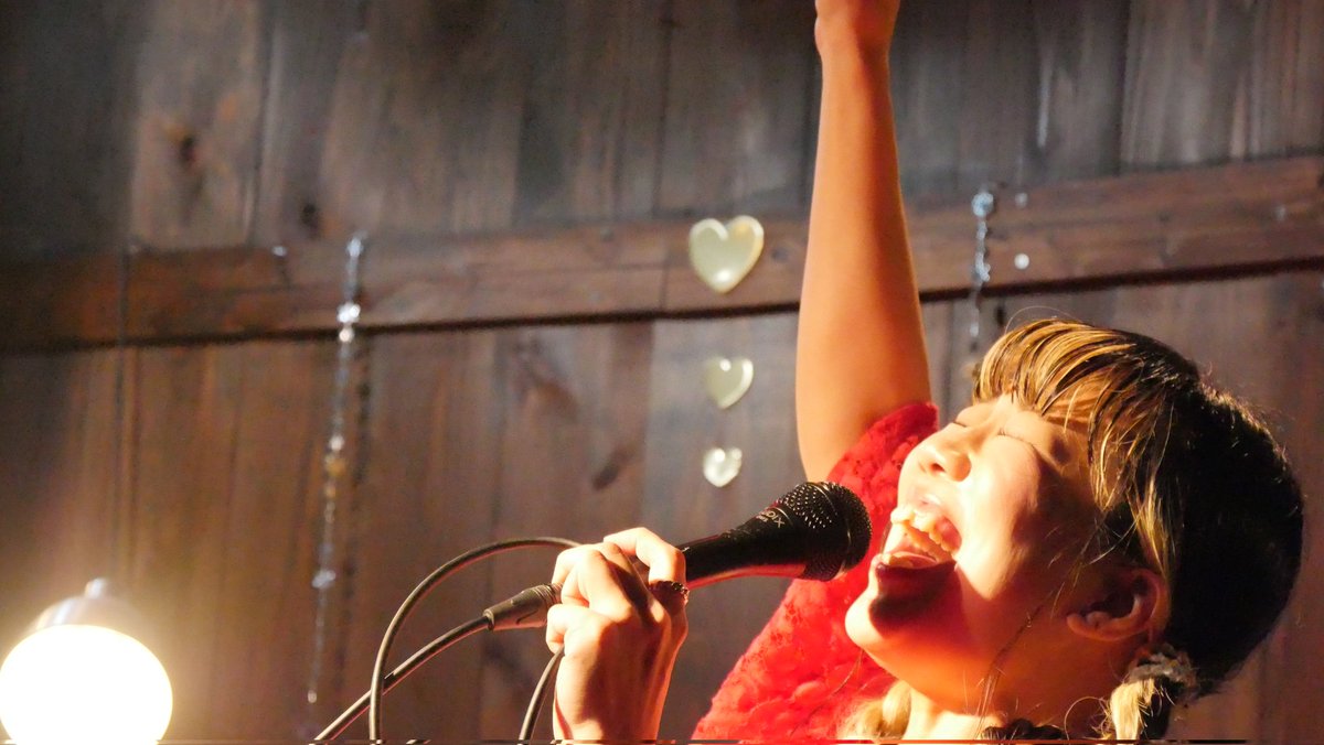 mit5043284's tweet photo. おおきあさみPresents ReleaseParty "MeltySummerFes" -DAY1-

そしてLASTは主役のおおきあさみさん
シングルリリースを引っさげて登場‼️

会場みんなのココロをギュっと掴んで素敵な歌を披露してくれました

めっちゃ楽しかった‼️ https://t.co/vSxIwUVG2S