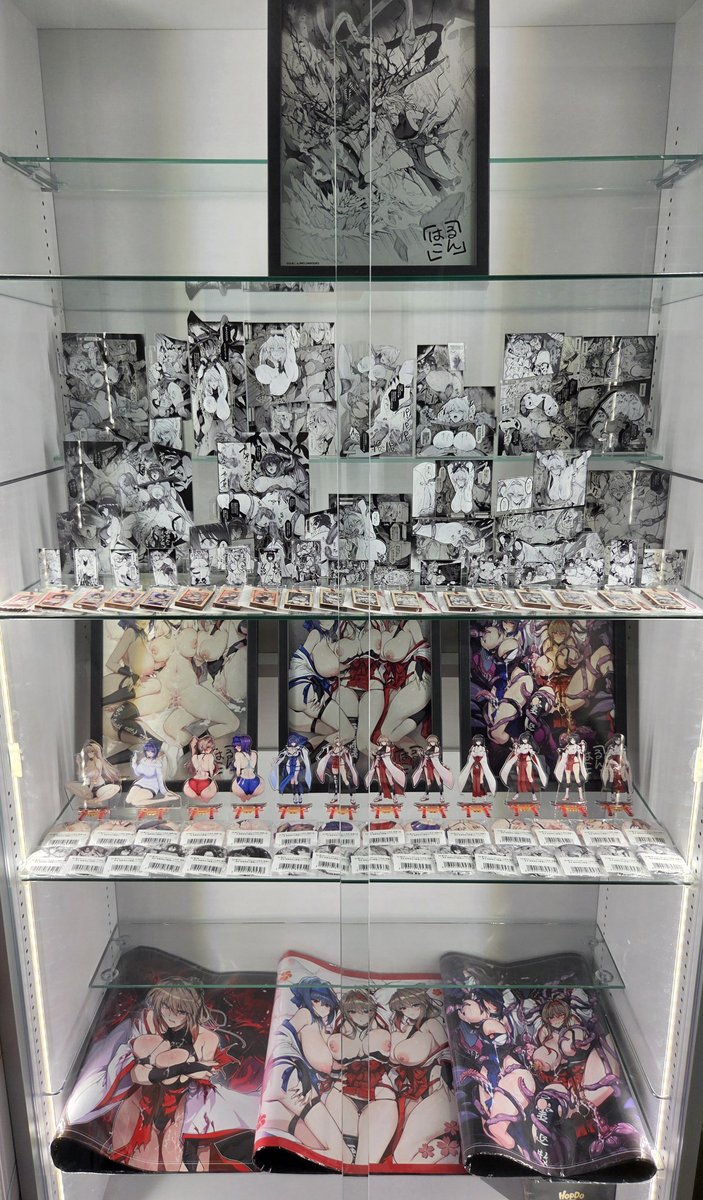 Ryo086523's tweet photo. はるこん先生（@ore_halcon ）の破魔の巫女　剣崎神社の開運スケベくじ
グッズ全て届いたので飾りました！

グッズフルコンプ出来ました😁 https://t.co/oLocPCEjBQ