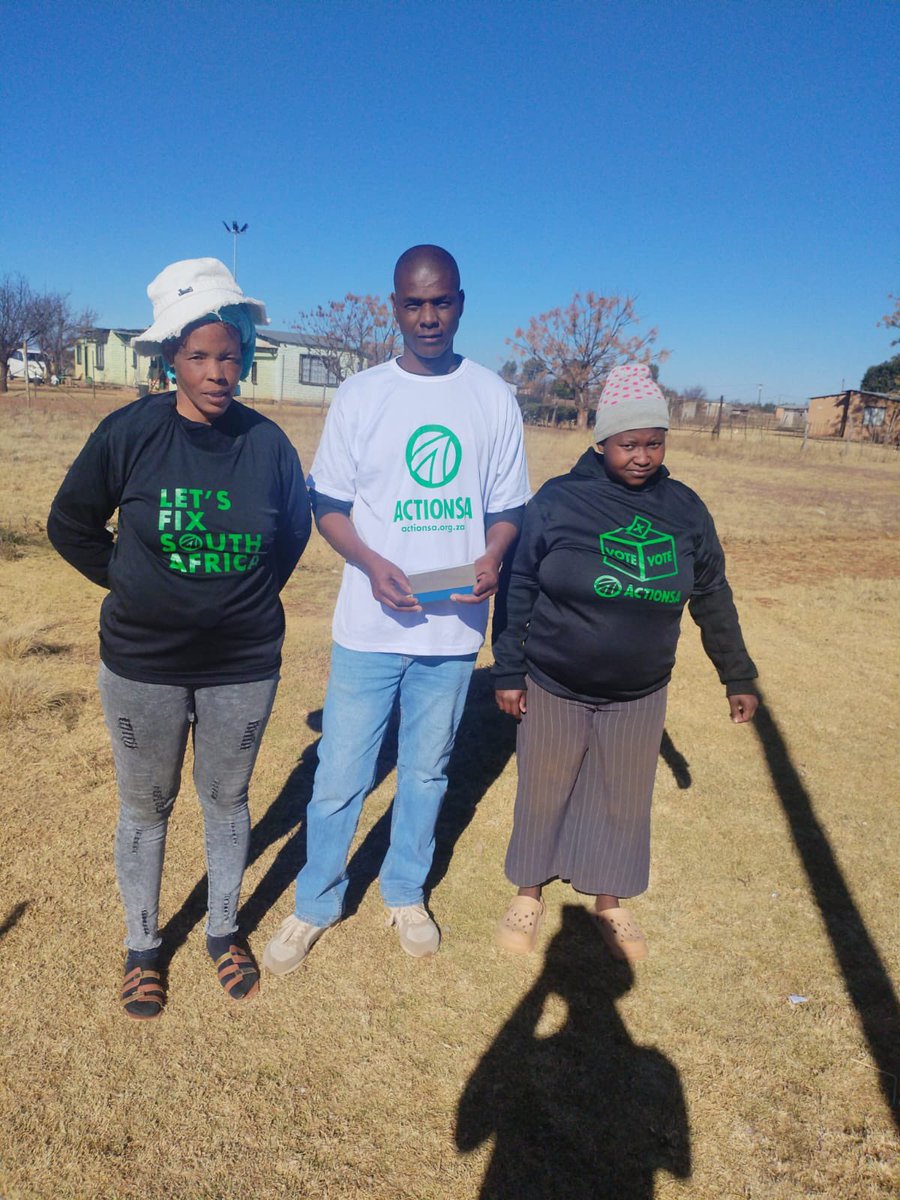 ActionSA_NW's tweet photo. The ActionSA recruitment drive in Goedgevonden was a great success, with our team engaging residents and expanding our movement. Every new member brings us one step closer to delivering real change. π #ActionSA https://t.co/cht1DBC0Es